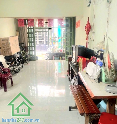 CHỈ 5,3 TỶ – HẺM Ô TÔ – GẦN MẶT TIỀN – GIÁP TÂN BÌNH & Q11 – GẦN LUỸ BÁN BÍCH – 47M² – NGANG 3.9M – 2 TẦNG – CÓ CỬA HẬU - 2 PN – 2 WC Vị trí siêu đẹp: * Hẻm ô tô rộng rãi, cách mặt tiền vài bước chân