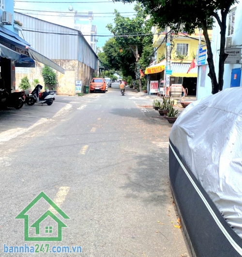 CHỈ 10,5 TỶ - MTKD BÁC ÁI – KHU VIP TÂN PHÚ – HIẾM NHÀ BÁN – 66,1M² – 4 TẦNG – 4PN – 5WC Diện tích: (4 x 17.7)m — công nhận đủ 66,1m², vuông vức hiếm. Kết cấu: 1 trệt – 2 lầu – sân thượng, gồm 4PN, 5WC, phòng thờ… thiết kế kiên cố, công năng chuẩn. Vị trí