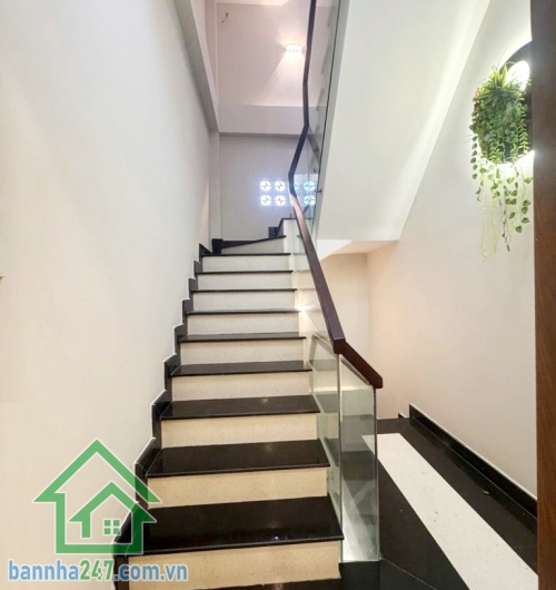 CHỈ 8,9 TỶ – HẺM XE HƠI 8M – NHÀ ĐẸP LÃNH BINH THĂNG – 4 TẦNG - 4PN – 3WC - Ở NGAY
