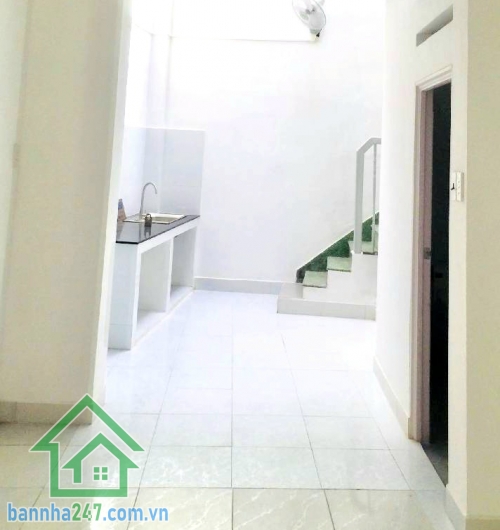 CHỈ 7,5 TỶ – HXH QUẬN 11 – NGAY 3 THÁNG 2 & HÀN HẢI NGUYÊN - CÁCH MẶT TIỀN 10M – GẦN 50M² – Ở NGAY Thông tin chi tiết: • Diện tích: 47m² (3.5m x 13m) • Kết cấu: 1 trệt + 1 lầu - 2 PN – 2 WC - Nhà gọn gàng, vào ở ngay -Vị trí đắc địa trung tâm Q11