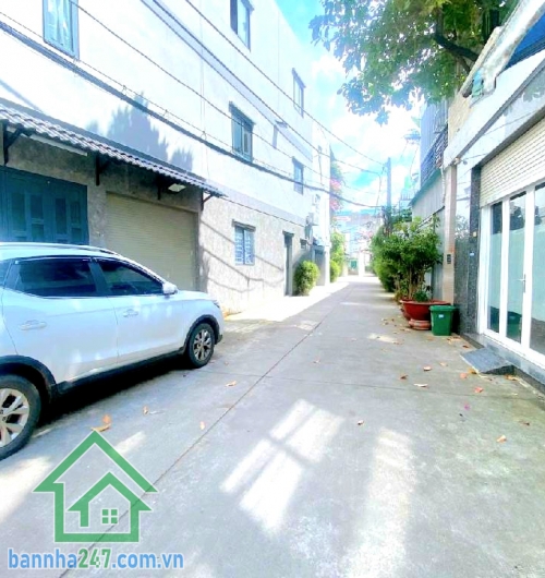 CHỈ 5,7 TỶ – NHÀ MỚI 3 TẦNG BTCT – HXH VƯỜN LÀI, TÂN PHÚ - DT: 33,5M² (4.1x8)M Nở hậu Diện tích: 33,5m² (4.1m x 8m nở hậu) Kết cấu: 1 trệt, 2 lầu, 3 tầng kiên cố