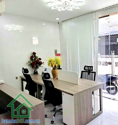 CHỈ 5,7 TỶ – NHÀ MỚI 3 TẦNG BTCT – HXH VƯỜN LÀI, TÂN PHÚ - DT: 33,5M² (4.1x8)M Nở hậu Diện tích: 33,5m² (4.1m x 8m nở hậu) Kết cấu: 1 trệt, 2 lầu, 3 tầng kiên cố