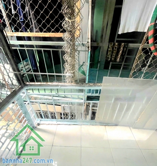 CHỈ 2,55 TỶ – NHÀ 2 TẦNG MỚI – TRUNG TÂM TÂN BÌNH – HẺM 3M THẲNG – DT 2,7×7M * Nhà 2 tầng mới tinh, dọn vào ở ngay * Hẻm 3m thẳng một trục, sạch – thoáng
