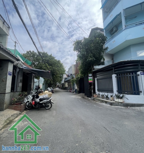 NHÀ MẶT TIỀN – NGANG 4.5M – Ô TÔ NGỦ TRONG NHÀ - DT: 84.7m² (4.43 x 18) – nở hậu 4.52m – CHỈ 6.1 TỶ DT: 84.7m² (4.43 x 18) – nở hậu 4.52m Kết cấu: 2 tầng BTCT