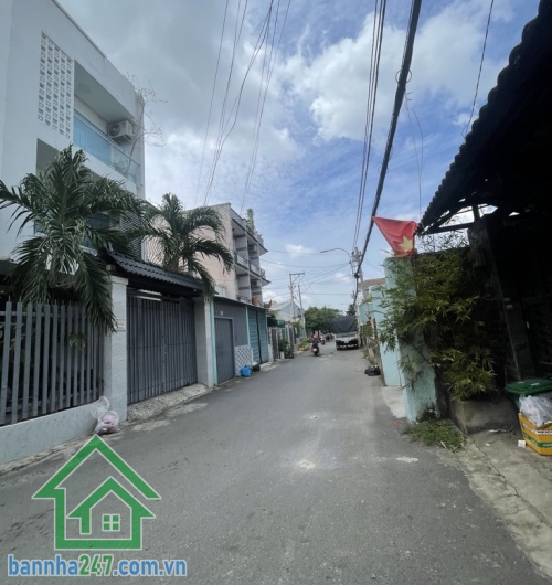 NHÀ MẶT TIỀN – NGANG 4.5M – Ô TÔ NGỦ TRONG NHÀ - DT: 84.7m² (4.43 x 18) – nở hậu 4.52m – CHỈ 6.1 TỶ DT: 84.7m² (4.43 x 18) – nở hậu 4.52m Kết cấu: 2 tầng BTCT