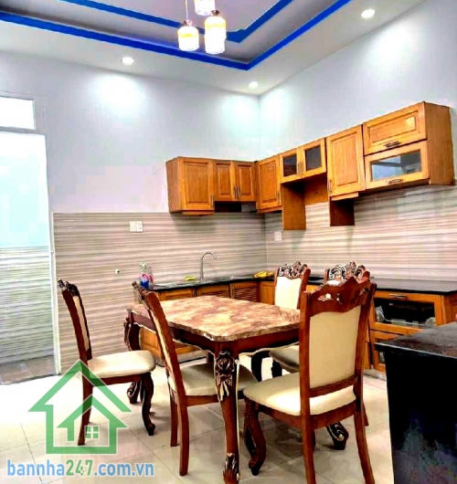 CHỈ 5,7 TỶ – HẺM 6M CHIẾN LƯỢC – HXH TỚI NHÀ – FULL NỘI THẤT CAO CẤP DT 64,2m² (4 x 15)m – 2 TẦNG – 2PN – 2WC – SÂN THƯỢNG RỘNG) - Kết cấu: 1 trệt – 1 lầu BTCT