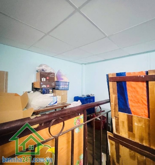 CHỈ 2,99 TỶ - NHÀ HẺM 5M – XE TẢI VÀO TỚI NHÀ – TÂY THẠNH TÂN PHÚ.  DT: 20m² (3 x 10) – 2 tầng – 2PN – 2WC  Căn góc, thoáng mát, sổ vuông đẹp. Phù hợp gia đình trẻ mới cưới. 