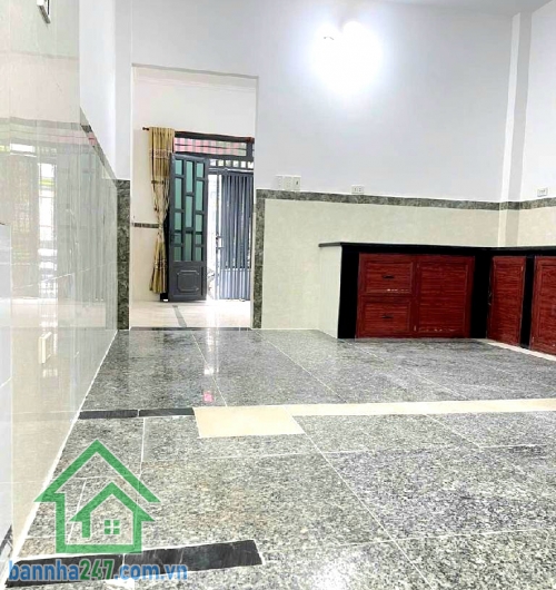 CHỈ 4,75 TỶ – AO ĐÔI – HẺM XE TẢI 6M – DT: 48M², NHÀ 2 TẦNG BTCT – 3PN 2WC Khu Ao Đôi – khu dân cư hiện hữu, tiện ích đầy đủ Diện tích: 48m² – vuông vức. Kết cấu: Nhà BTCT 1 trệt + 1 lầu, 3 PN - 2 WC