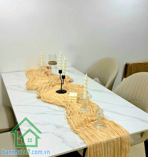  5,15 TỶ – HẺM XE TẢI 6M THÔNG – TÂN KỲ TÂN QUÝ – NHÀ MỚI Ở LIỀN – DT 40M² (4x10)m – 3PN – 2WC Nhà đẹp mới tinh – BTCT kiên cố * Diện tích: 4 x 10m * Kết cấu: 1 trệt + 1 lửng + 1 lầu* Công năng đầy đủ: 3PN – 2WC * Nội thất xịn, chỉ việc xách vali vào ở ng