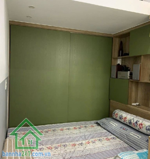 CHỈ 3,3 TỶ – NHÀ 2 TẦNG ĐÚC THẬT – VỊ TRÍ VÀNG TÂN PHÚ – GẦN LŨY BÁN BÍCH, ĐẦM SEN DT: 40.4m² (dài 16m) – Hướng Tây lệch Bắc, không lỗi phong thủy- Kết cấu: 1 trệt 1 lầu đúc thật, mới đẹp vào ở ngay, gồm 2PN – 2WC.
