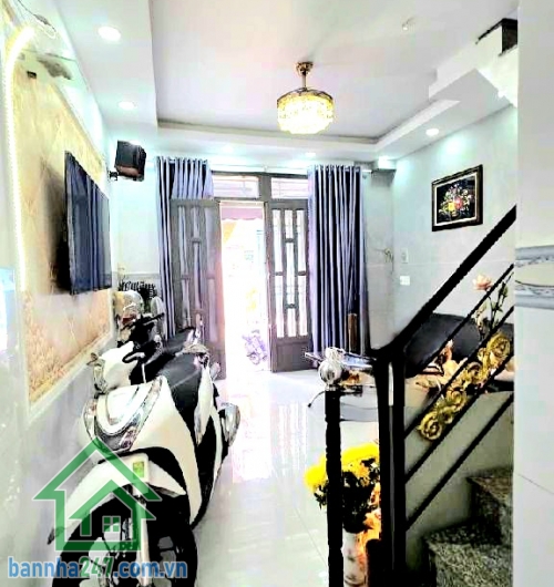 CHỈ 5,4 TỶ – HẺM 6M THÔNG LÊ VĂN QUỚI – NHÀ 3 LẦU SÂN THƯỢNG – DT Sàn: 113,7M² - 3PN – 3WC * Diện tích công nhận: 4 x 10m – 40,3m² * Diện tích sử dụng: 113,7m