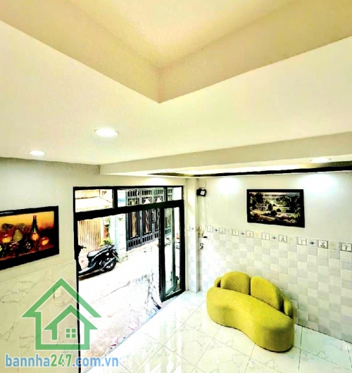 TỶ - NHÀ XE HƠI ĐỖ CỬA – ĐƯỜNG SỐ 6 – QUẬN BÌNH TÂN - NHÀ MỚI ĐẸP 100% – FULL NỘI THẤT – XEM NHÀ 24/24 Diện tích: 19m² (5 x 4,5)m Kết cấu: 2 tầng BTCT kiên cố - 2PN - WC