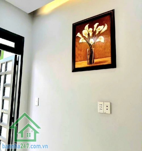  TỶ - NHÀ XE HƠI ĐỖ CỬA – ĐƯỜNG SỐ 6 – QUẬN BÌNH TÂN - NHÀ MỚI ĐẸP 100% – FULL NỘI THẤT – XEM NHÀ 24/24 Diện tích: 19m² (5 x 4,5)m Kết cấu: 2 tầng BTCT kiên cố - 2PN - WC
