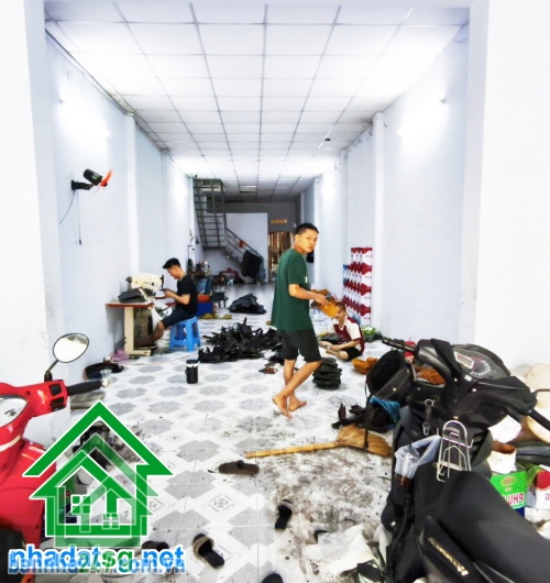 CHỈ 7 TỶ - MTKD ĐƯỜNG XE TẢI – SÁT QL1A – 100M² –  P. Bình Hưng Hòa A, Q. Bình Tân – Giáp Tân Phú, Ngã Tư Bốn Xã. DT: 4 x 25m, nở hậu – Nhà cấp 4, tiện sửa hoặc xây mới. Đường hiện hữu xe tải 8m thông, cách QL1A ~50m.