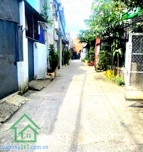 CHỈ 2,7 TỶ – NHÀ 2 TẦNG NGAY TÂY THẠNH – TÂN PHÚ GẦN KCN TÂN BÌNH (500M) – DTCN 24M² – NGANG 4.3M NỞ HẬU 5M Kết cấu: 1 trệt 1 lầu, nhà mới – để trống suốt