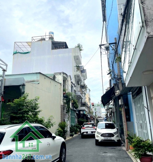 CHỈ 7,6 TỶ – NHÀ MỚI ĐẸP – HẺM NHỰA 6M – Ô TÔ TRONG NHÀ - P.15 TÂN BÌNH – SÁT MẶT TIỀN ĐƯỜNG - 3PN - 2WC Diện tích: 64m² (4m x 16m) Kết cấu: 2 TẦNG BTCT