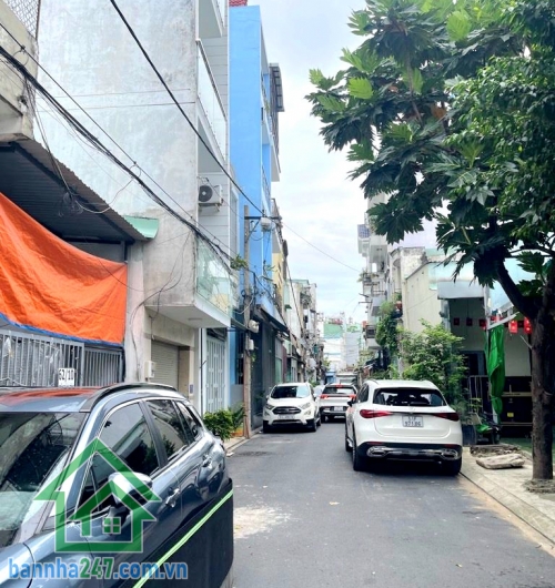 CHỈ 7,6 TỶ – NHÀ MỚI ĐẸP – HẺM NHỰA 6M – Ô TÔ TRONG NHÀ - P.15 TÂN BÌNH – SÁT MẶT TIỀN ĐƯỜNG - 3PN - 2WC Diện tích: 64m² (4m x 16m) Kết cấu: 2 TẦNG BTCT