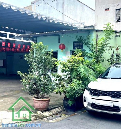 CHỈ 7,6 TỶ – NHÀ MỚI ĐẸP – HẺM NHỰA 6M – Ô TÔ TRONG NHÀ - P.15 TÂN BÌNH – SÁT MẶT TIỀN ĐƯỜNG - 3PN - 2WC Diện tích: 64m² (4m x 16m) Kết cấu: 2 TẦNG BTCT