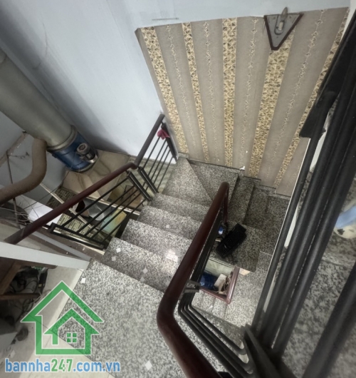 CHỈ NHỈNH 8 TỶ – NHÀ NGANG 5M – 4 TẦNG BTCT – HẺM XE HƠI 6M, CHẾ LAN VIÊN, TÂN PHÚ * DT: 5 x 15m vuông vức. * Nhà đẹp 4 tầng: 4PN, 3WC, ban công, phòng thờ, sân thượng.