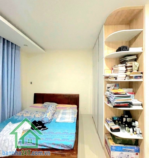 CHỈ 13,x TỶ – NHÀ 4 TẦNG MỚI ĐẸP – HXH TỚI NHÀ – KHU VIP SÂN BAY TÂN SƠN NHẤT - 3PN rộng – 4WC * Diện tích: 56m² * Kết cấu: 4 tầng * Công năng: 3PN rộng – 4WC