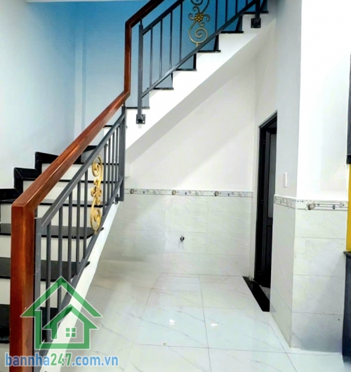 CHỈ 5,8 TỶ – NHÀ NGAY NGUYỄN SƠN – HẺM XE HƠI THÔNG – 62M² – HOÀN CÔNG ĐỦ - 2PN – 2WC * Diện tích: 4,8 x 13m – 62m² * Kết cấu: 2 tầng * Công năng: 2PN – 2WC