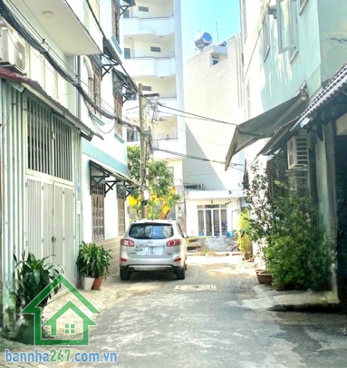 CHỈ 15,2 TỶ - NHÀ 4 TẦNG BTCT – 7 PHÒNG CHO THUÊ – DÒNG TIỀN 43–45 TRIỆU/THÁNG- SÁT SÂN BAY TÂN SƠN NHẤT – 3 CĂN RA ĐƯỜNG LỚN KẾT NỐI GA T1 – T3 - Vị trí cực hiếm: Hẻm 5m thông, xe hơi đậu cửa. Chỉ 3 căn ra đường lớn, kết nối nhanh Cộng Hoà – Thăng Long 