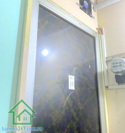 CHỈ 15,2 TỶ - NHÀ 4 TẦNG BTCT – 7 PHÒNG CHO THUÊ – DÒNG TIỀN 43–45 TRIỆU/THÁNG- SÁT SÂN BAY TÂN SƠN NHẤT – 3 CĂN RA ĐƯỜNG LỚN KẾT NỐI GA T1 – T3 - Vị trí cực hiếm: Hẻm 5m thông, xe hơi đậu cửa. Chỉ 3 căn ra đường lớn, kết nối nhanh Cộng Hoà – Thăng Long 