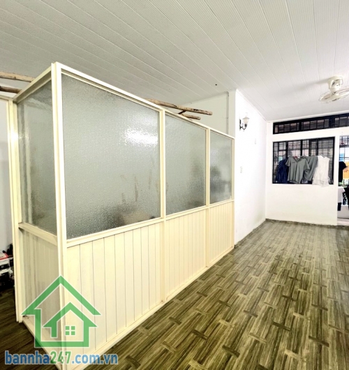 CHỈ 6,1 TỶ – NHÀ TRUNG TÂM P.4 TÂN BÌNH – KHU HIẾM NHÀ BÁN - NỞ HẬU 6M – GẦN MẶT TIỀN – 3 PN – 2 WC - Ở NGAY Diện tích: 45m² (3,2m x 9m) Nở hậu 6m – phong thủy