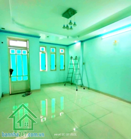 CHỈ 8,199 TỶ – HẺM 3,5M – NGAY ĐẤT THÁNH, PHƯỜNG 6, TÂN BÌNH – DT 75M² (4,3x17) – 4 TẦNG – 5 PHÒNG NGỦ, 5 WC Vị trí trung tâm, sát các tuyến đường lớn: Bắc Hải