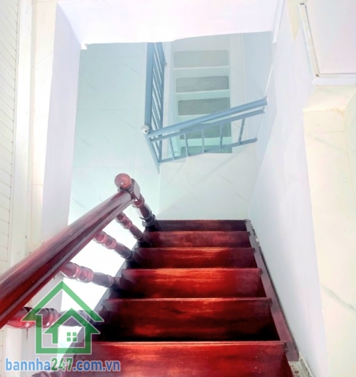 CHỈ 4,45 TỶ – NGAY CHỢ HOA HỒ THỊ KỶ – TRUNG TÂM Q10 -  4 TẦNG – SỔ VUÔNG A4 – HẺM THÔNG – VÀI BƯỚC RA MẶT TIỀN - 3PN – 4WC Diện tích: 2,8m x 5,41m (vuông vức)