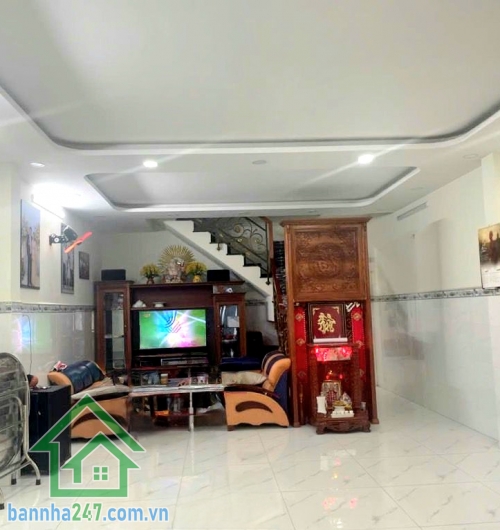 CHỈ 5,89 TỶ – HXH NHỰA THÔNG – NHÀ ĐẸP ĐƯỜNG LÔ TƯ – GIÁP TÂN PHÚ - DT: 90M² - 4PN 4WC * Diện tích: 90m² (5 x 18m) * Kết cấu: 1 trệt 1 lầu (2 tầng) Công năng 4PN - 4WC