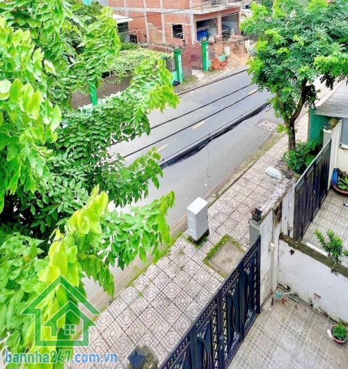 CHỈ 8,15 TỶ – MTKD ĐƯỜNG 16M CÓ LỀ 3M – DƯỜNG SỐ 5 - BÌNH TÂN - 4PN 3WC * Diện tích: 80m² (5 x 16m) – sổ vuông A4, không lộ giới * Kết cấu: 3 tầng (1 trệt 2 lầu, sân thượng)