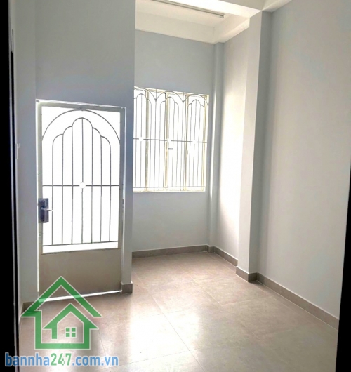 CHỈ 4 TỶ – NHÀ HẺM XE HƠI 6M – TRẦN VĂN QUANG, TÂN BÌNH – 3 TẦNG, 21M2, NHÀ MỚI Ở NGAY * Vị trí đắc địa, hẻm 6m xe hơi ra vào thoải mái, khu dân cư an ninh, sạch đẹp. 