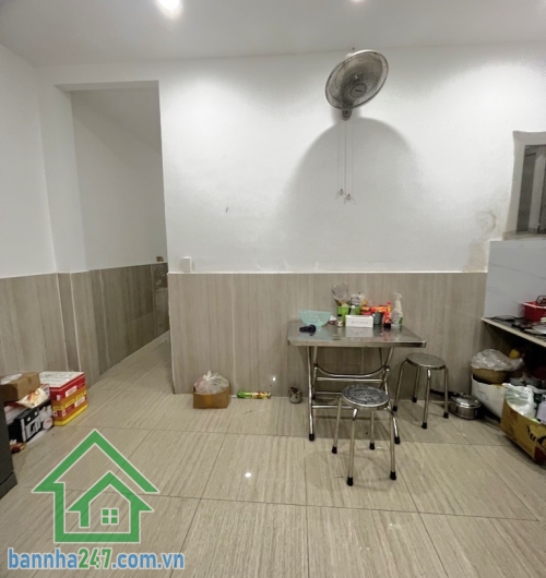 CHỈ 6.3 TỶ – NHÀ ĐẸP BÙI THỊ XUÂN – DT 67M² - 3PN – 3WC (4.95 x 17)m – Kết cấu 1 trệt 1 lầu, gồm 3PN – 3WC – PK – Bếp. Có giếng trời thoáng mát, sân để xe rộng. 