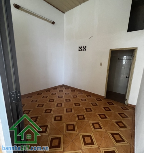 GÓC 2 MẶT TIỀN KHU BÀU CÁT – NGANG 6M HIẾM – CHỈ 15.5 TỶ * DT: 69m² (6 x 12m) * Kết cấu: 2 tầng, thoáng mát * Vị trí: Ngay trung tâm Bàu Cát, gần Trương Công Định. 