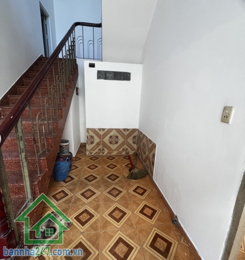 GÓC 2 MẶT TIỀN KHU BÀU CÁT – NGANG 6M HIẾM – CHỈ 15.5 TỶ * DT: 69m² (6 x 12m) * Kết cấu: 2 tầng, thoáng mát * Vị trí: Ngay trung tâm Bàu Cát, gần Trương Công Định. 