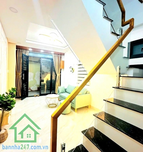 CHỈ 4,78 TỶ – NHÀ 3 TẦNG – NGUYỄN TRỌNG TUYỂN – P.1 – TÂN BÌNH – CĂN GÓC THOÁNG - 2PN – 3WC * Diện tích: 24m² (3,2m x 9,4m) * Kết cấu: 3 tầng BTCT 