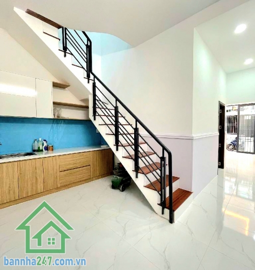 CHỈ 4,35 TỶ – NHÀ MỚI ĐẸP 3PN – GẦN LÊ VĂN QUỚI – NGÃ TƯ 4 XÃ – CHỢ BÌNH LONG - 3PN, 2WC DT: 4x12m (48m² công nhận đủ) Kết cấu: 1 trệt + 1 lầu, 3PN, 2WC, có phòng ngủ dưới đất.