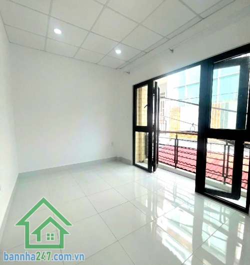 CHỈ 4,25 TỶ - NHÀ MỚI ĐẸP 3 TẦNG – CẠNH AEON TÂN PHÚ – 4 PN - 3 WC - VÀO Ở NGAY Vị trí: Cách Aeon Mall Tân Phú vài phút, khu dân cư an ninh – tiện ích đầy đủ