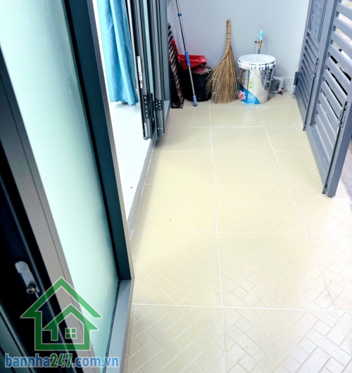 CHỈ 4,7 TỶ – HIẾM! NHÀ ĐẸP TÂN BÌNH – GẦN NHÀ GA T3 & SÂN BAY – 36M² – 2 TẦNG – VUÔNG A4 – HẺM BA GÁC VIVU Diện tích: 36m² (4 x 9m) – vuông A4, công nhận đủ