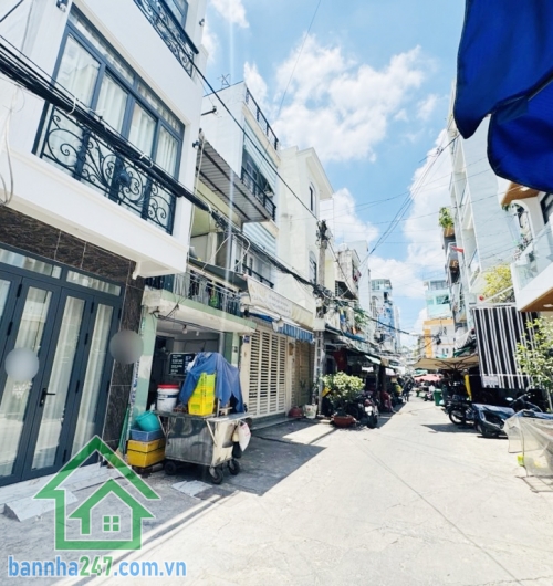 CHỈ 8,18 TỶ – NHÀ 5 TẦNG BTCT – HẺM 4M HỒ THỊ KỶ – QUẬN 10 – TRUNG TÂM ẨM THỰC VÀ HOA Diện tích: 3,3 x 10m, diện tích sử dụng 165m² Kết cấu: 5 tầng kiên cố, 5PN - 4WC. 