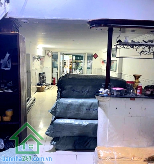 CHỈ 5,7 TỶ – HXH 5M THÔNG – ĐƯỜNG SỐ 3 – GIÁP NGUYỄN SƠN – GẦN CHỢ BÌNH LONG - 2PN - 2WC Đang cho thuê 9 triệu/tháng Diện tích: 4 x 15m nở hậu, công nhận đủ