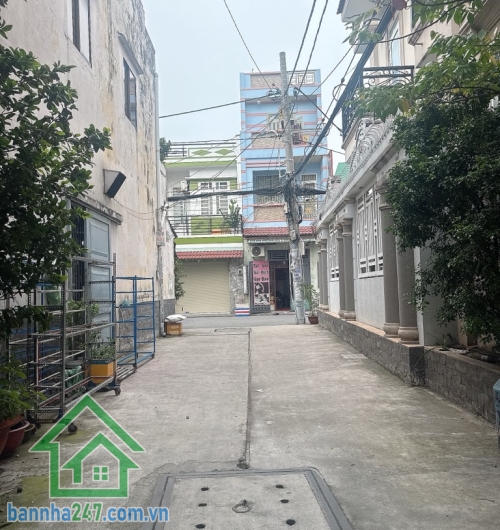 NHỈNH 4 TỶ - 50m ra mặt tiền Lê Văn Quới – hẻm xe hơi 5m thông tứ hướng. Gần chợ, trường học các cấp, bệnh viện, ủy ban – tiện ích bủa vây
