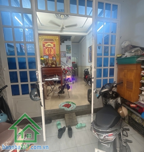 NHỈNH 4 TỶ - 50m ra mặt tiền Lê Văn Quới – hẻm xe hơi 5m thông tứ hướng. Gần chợ, trường học các cấp, bệnh viện, ủy ban – tiện ích bủa vây