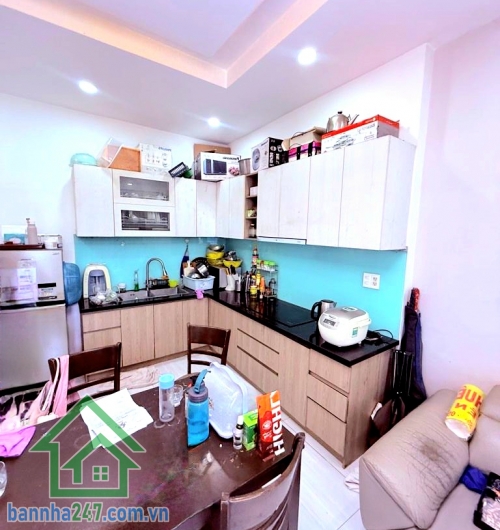 CHỈ 12,9 TỶ – MTKD NGUYỄN SƠN - TRUNG TÂM TÂN PHÚ – 5 TẦNG - 42M² (4,2X10) – 3PN – 4WC * Diện tích: 4,2 x 10m – 42m² * Kết cấu: 1 trệt 3 lầu sân thượng * Công năng: 3PN – 4WC – phòng khách – phòng thờ Mặt tiền Nguyễn Sơn, kinh doanh sầm uất