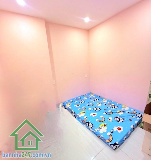 CHỈ 12,9 TỶ – MTKD NGUYỄN SƠN - TRUNG TÂM TÂN PHÚ – 5 TẦNG - 42M² (4,2X10) – 3PN – 4WC * Diện tích: 4,2 x 10m – 42m² * Kết cấu: 1 trệt 3 lầu sân thượng * Công năng: 3PN – 4WC – phòng khách – phòng thờ Mặt tiền Nguyễn Sơn, kinh doanh sầm uất
