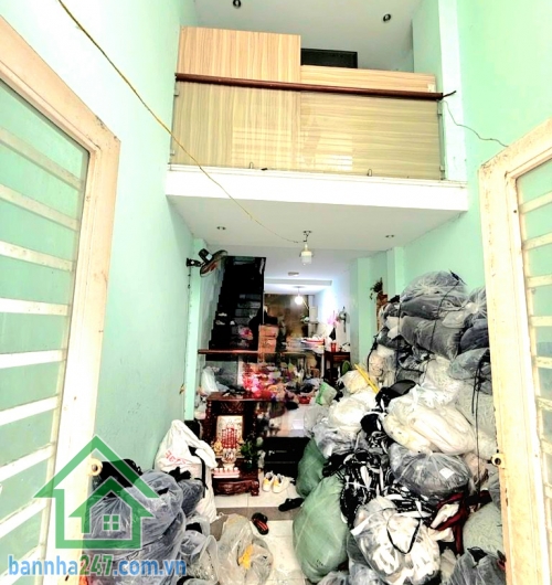 CHỈ 5,88 TỶ – HXH PHÚ THỌ HÒA – NHÀ 5 TẦNG - 3PN - 4WC DT: 36m² (3,1 x 12m) Kết cấu: Trệt + lửng + 3 lầu + sân thượng - 3PN – 4WC * Ngay chợ, gần trường học