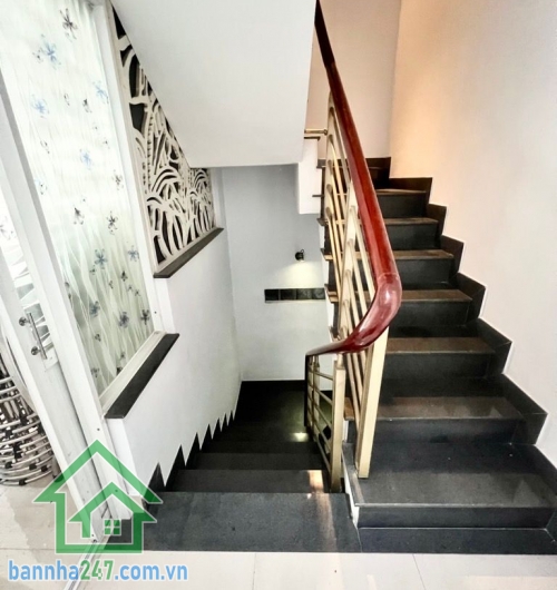 CHỈ 5,7 TỶ – SIÊU PHẨM 5 TẦNG BỜ BAO TÂN THẮNG - NGAY AEON MALL TÂN PHÚ – NHÀ MỚI Ở LIỀN - 4PN – 3WC Diện tích: 4,2 x 8,3m – 35m² Kết cấu: 1 trệt + 1 lửng + 3 3 lầu – 5 tầng BTCT. Công năng: 4PN – 3WC – phòng khách – bếp – giếng trời. Ban công + sân thượn