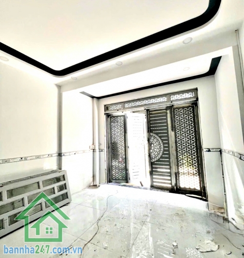 CHỈ 4,7 TỶ - NHÀ MỚI 2 TẦNG – LÊ VĂN QUỚI – SÁT NGÃ TƯ BỐN XÃ – CHỈ XÁCH VALI VÀO Ở  DT: 4.2 x 11m (45m²), 1 trệt 1 lầu Công năng: 3PN (có PN tầng trệt), 2 WC.