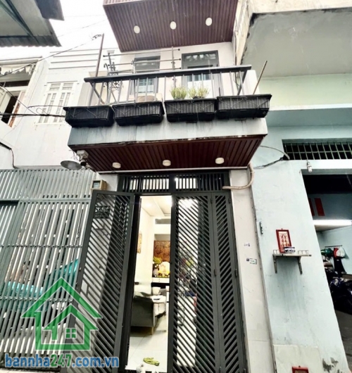 NHÀ NGỘP NGÂN HÀNG – FULL NỘI THẤT – VƯỜN LÀI, TÂN PHÚ - CHỈ 4,38 TỶ * Diện tích: 2.7 x 13m (31m²) – 1 trệt 1 lầu, gồm 2PN – 2WC, phòng khách, bếp, ban công thoáng mát